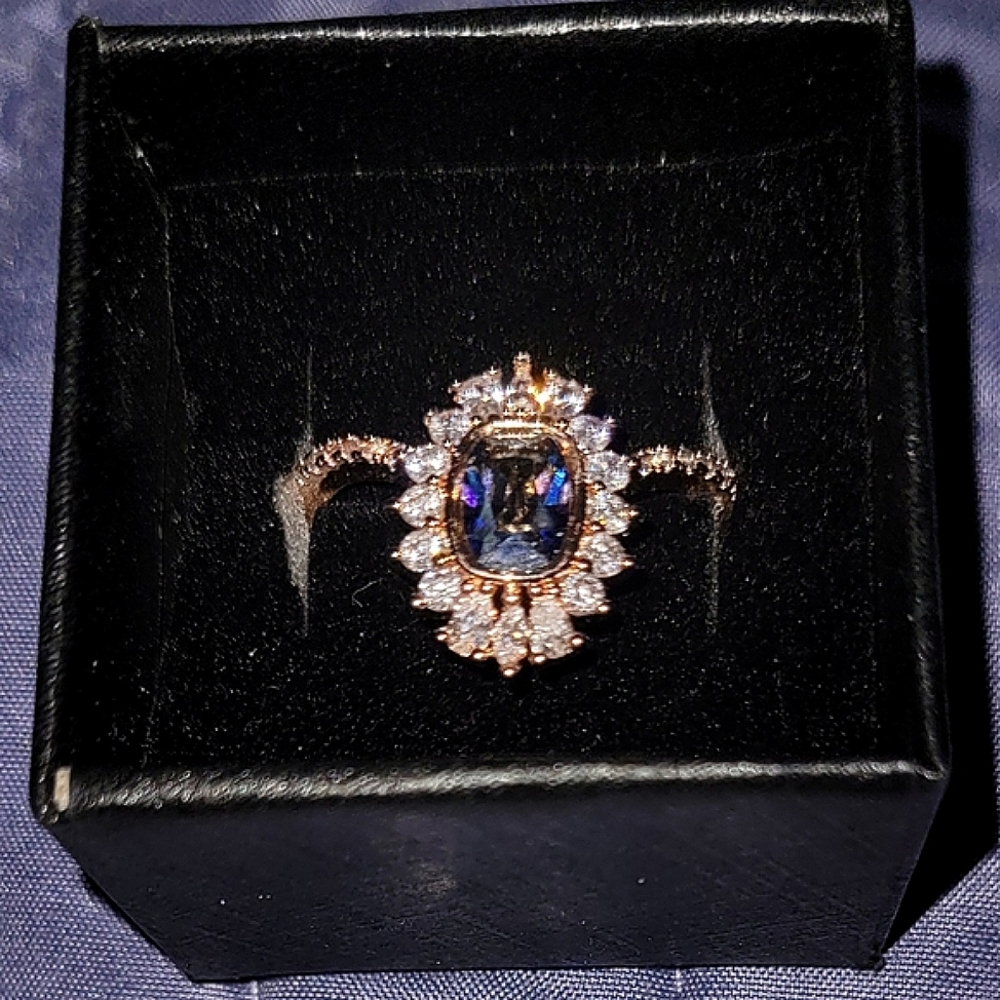 Lab created blue rainbow topaz (ROSE GOLD PLATTING)